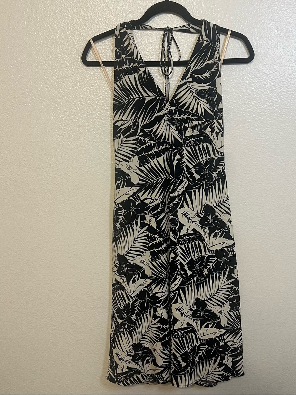 BCBGMAXAZRIA Black White Tropical Halter Midi Dress Open Back Size S